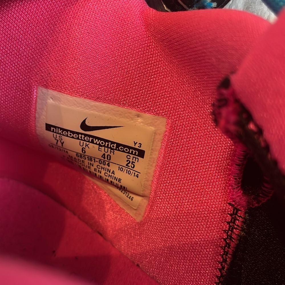Nike LeBron James 7Y Basketball High Top Sneakers - Picture 7 of 7